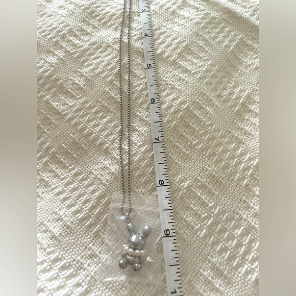 Rabbit Design Artificial Pearl Necklace - Picture 5 of 7